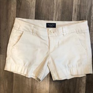 ae size 4 cream shorts